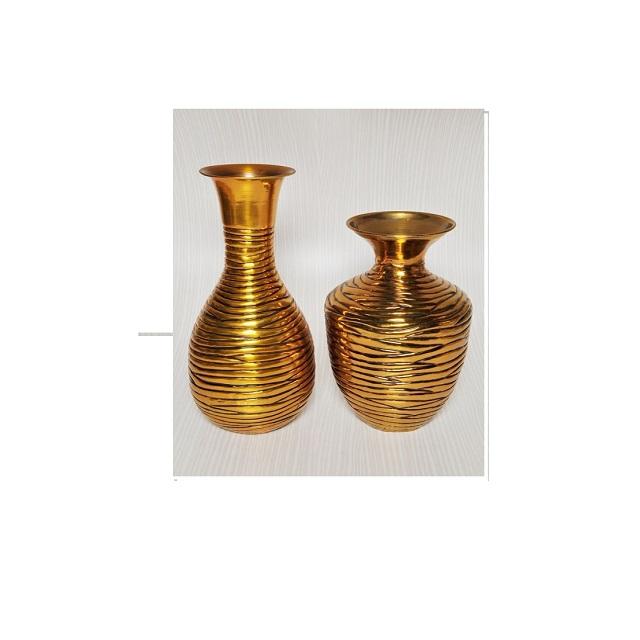 สีเทาเข้ม