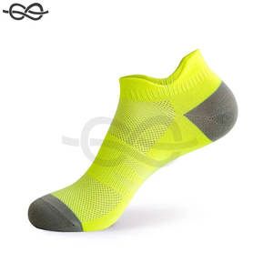 Chaussettes de course à pied pour hommes et femmes, séchage rapide, fines et respirantes, pour les activités de plein air, design à coupe basse - Product Image 3