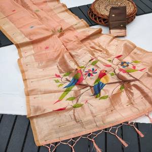 Sari VASTRA COTTAGE de Algodón Muga Puro y Suave con Tejido Meenakari, Pallu Rico con Borde de Zari Munia y Blusa de Algodón en Contraste - Product Image 5