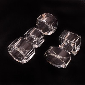 Anneau de serviette en résine blanche accessoire de décoration de table élégant pour la maison salle à manger mariage et fête élégant minimaliste et sophistiqué - Product Image 3