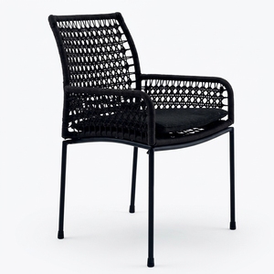 Fauteuil d'extérieur moderne noir tressé avec structure en tuyaux de fer, cordes synthétiques et coussin en tissu SR10 – Design artistique et décoratif - Product Image 1