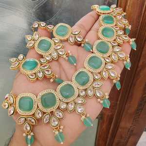 Conjunto de joyas de diamantes americanos de diseñador elegante, collar de piedra Monalisa con pendientes para fiestas, ocasiones especiales, Material de latón - Product Image 4