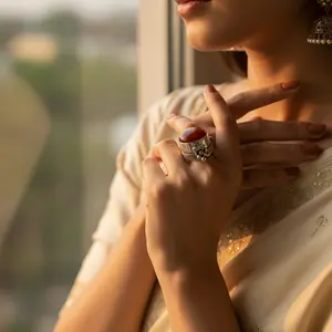 Bague en malachite ovale plaquée rhodium pour femmes - sertie en argent 925 - Product Image 3