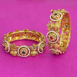 Brazaletes de moda antiguos hechos a mano con chapado en oro Exportación de la India por un joyero experto - Product Image 2