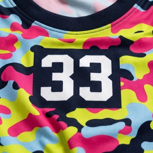 Maillot de basket-ball personnalisé sublimé, streetwear coloré camouflage, OEM en gros - Product Image 4