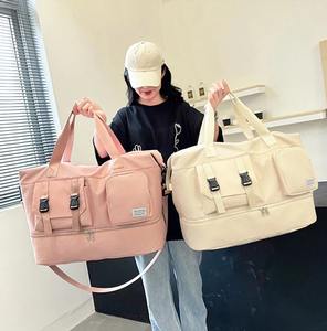 Sac à main de fitness tendance pour hommes avec séparation humide-sec Sac de basket-ball imperméable avec fermeture à glissière pour les sports de voyage - Product Image 1