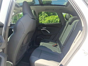 Audi Q5 Premium Plus d'occasion propre, modèle 2024 - Product Image 4