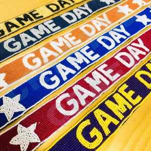 CRYSTAL CRAFT Game Day Perles de verre de couleur personnalisées Sangle de sac à main Style indien Option de logo personnalisé - Product Image 1