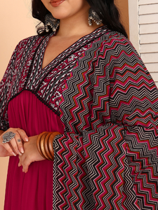 Ensemble Kurta Pant Dupatta pour femmes en rayonne imprimé Bagru, coupe Alia, longueur mollet, col en V, manches trois quarts, dupatta en zigzag, rose - Product Image 5