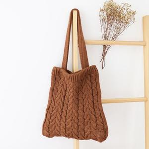 Bolso de hombro hecho a mano de ganchillo puro y algodón Bolso de gran capacidad Bolso de punto de color plegable 100% algodón a precio mayorista - Product Image 4