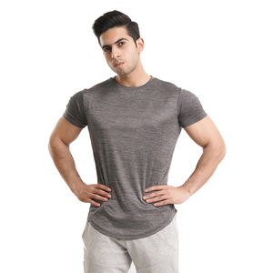 Service OME T-shirts pour hommes en polyester de couleur grise 240 Gsm T-shirt uni à coupe ajustée pour homme avec logo et taille personnalisés - Product Image 1
