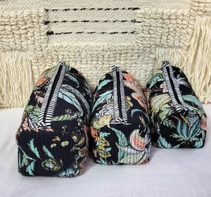 Ensemble 3 pochettes de voyage en coton indien matelassé fait à la main Tropical Black Zipper Hand Block Print Water Resistant - Product Image 5