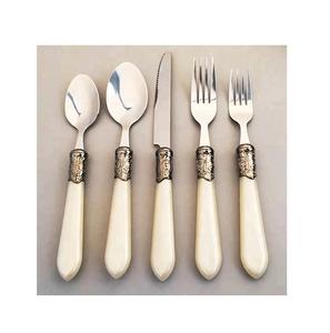 Juego de Cubiertos de Acero Inoxidable de Diseño Moderno, 5 Piezas, con Hermoso Mango y Pulido Espejo, de Axiom Home Accents, Gran Venta - Product Image 1