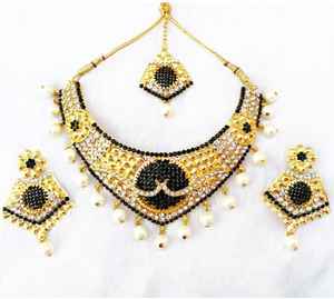 Conjunto de Joyas de Aleación con Cristales de Imitación y Flores Estilo Vintage para Mujer, Collar, Aretes y Tocado - Compromiso, Boda, Aniversario, Fiesta - Product Image 3