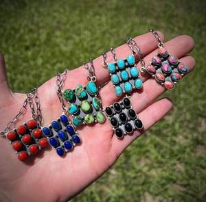 Collar de racimo chapado en oro de plata de ley hecho a mano con piedra natural, joyería artesanal, declaración audaz para mujer, diseño único - Product Image 5