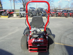Tondeuse à gazon commerciale à braquage zéro 2025 Ferris ISX2200 61 pouces, moteur Kawasaki EFI 38,5 CV, suspension ForeFront, Hydro-Gear ZT5400 - Product Image 5