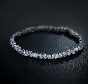 Bracelet de tennis en diamant Moissanite de qualité supérieure pour hommes et femmes Bijoux Hip Hop à la mode avec éclat étincelant d'Inde - Product Image 2