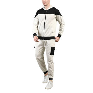 Conjunto Deportivo con Capucha y Bolsillos Tipo Cargo en Beige y Negro para Hombre, Chaqueta con Cremallera de Felpa Premium y Pantalones Jogger, Invierno, Venta al por Mayor, Fábrica OEM - Product Image 4