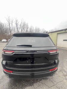 Jeep Grand Cherokee Summit 2025 Usado en Excelentes Condiciones - Product Image 2