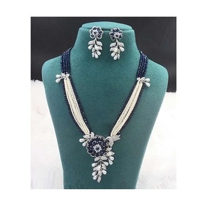 Vente en gros d'ensemble de bijoux AD élégant pour cadeaux de demoiselle d'honneur et accessoires de mariage indien disponibles au prix d'exportation - Product Image 2