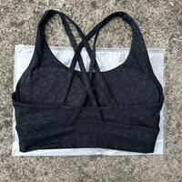 Soutien-gorge de sport à col halter tendance 2025 pour femmes, rembourré, confortable et offrant un bon maintien pour le yoga, la gym, l'entraînement et le fitness