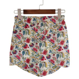Shorts d'été pour femmes, design personnalisé, décontractés, taille élastique, qualité supérieure, 100% coton, écologiques, séchage rapide, fleurs - Product Image 5