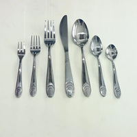 Ensemble de couverts en acier inoxydable avec poignée torsadée Fourchette de service en acier miroir pour table de mariage d'hôtel