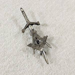 Antiguo Masonic Kilt Pin Diseño Masónico Kilt Pin ABL - Product Image 1