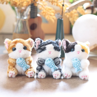 Porte-clés en peluche mini chaton avec breloque poisson, pendentif doux en forme de chat en peluche, décoration de sac à dos, cadeau surprise de vacances