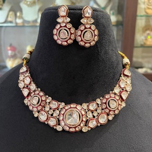 Exclusivo collar Kundan chapado en oro de primera calidad con pendientes para mujer joyería de diseñador para colección de ropa de boda - Product Image 1