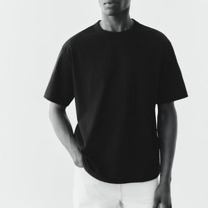 Camiseta de algodón de alta calidad para trajes casuales diseñada con estilo y comodidad disponible en camisetas de varios tamaños y colores - Product Image 1