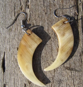 Pendientes de gota grandes de cuerno antiguo artesanías Tayyab de moda patrón de mariposa clásico personalizable para mujeres para compromiso - Product Image 6