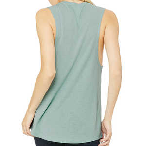 Débardeur de sport pour femme à séchage rapide, tissu extensible respirant, coupe ajustée, sans manches, pour entraînement, course et sport. - Product Image 2