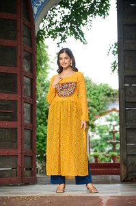 Zain Exports Nouveaux vêtements de fête pour femmes KURTI en tissu avec imprimé BANDHEJ, travail de patchwork KUTCHI, fausse georgette, réversible, toutes saisons - Product Image 5