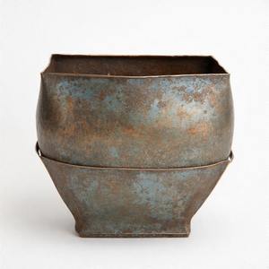 Maceta de metal moderna EchoVine con detalles geométricos cortados a láser para el jardín del hogar maceta de metal antigua para uso decorativo - Product Image 4