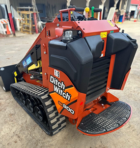 รถตักล้อยางขนาดเล็ก Ditch witch SK900 ให้เช่า พร้อมเครื่องยนต์หลัก PLC เกียร์ มอเตอร์ ปั๊มไฮดรอลิก KYB ระบบเกียร์ประสิทธิภาพสูง - Product Image 5