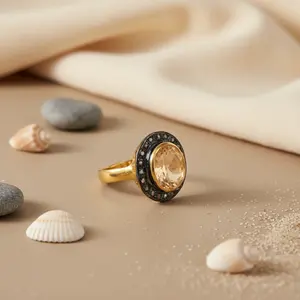 แหวนสไตล์วินเทจสำหรับผู้หญิง ประดับด้วยซิทรินและเพชร ชุบทอง 18K บนสแตนเลสสตีล - Product Image 2