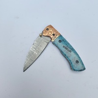Couteau pliant sous serrure en acier Damas de haute qualité fait à la main avec manche en résine Couteau utilitaire de poche artisanal
