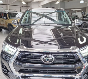 Toyota Hilux DC Executive 2023 de Primera Categoría, Lista para Exportar a Todo el Mundo - Product Image 3