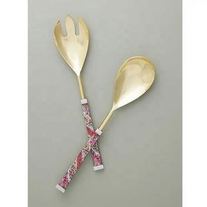 Couverts décoratifs de luxe en bois et résine, têtes en métal embossé, poignées élégantes, compatibles lave-vaisselle, pour les tables de fête modernes - Product Image 2