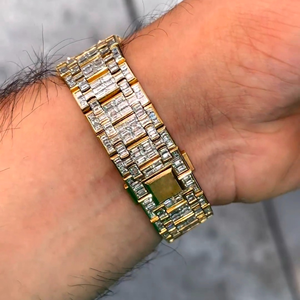 Montre Moissanite glacée d'affaires antique carrée présidentielle | Conception de squelette VVS de luxe | Bande d'or jaune | Vente en gros approuvée - Product Image 4