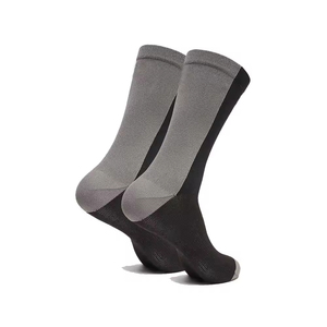 Calcetines largos atléticos deportivos con logotipo personalizado con su propio logotipo Calcetines deportivos con logotipo personalizado para hombres Fabricado por Isha Industry - Product Image 2