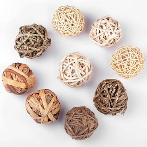 Juguete para mascotas de algas marinas hecho a mano más vendido, bola masticable de jacinto de agua sostenible para gatos y perros - Product Image 1