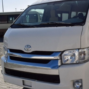 HIACE 2022 d'occasion, Van AWD, sièges en cuir R20, ACC, 16 places, conduite à gauche, automatique, intérieur clair, éclairage LED - Product Image 1