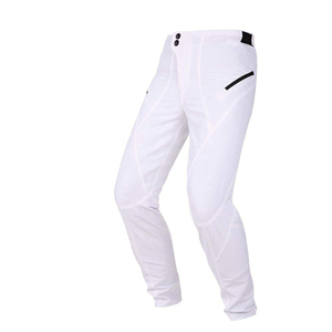 White D-Ride Moto Jeans de motorista transpirables para hombre con detalles en negro y parches grises en la rodilla para mayor durabilidad - Product Image 5