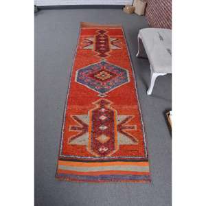 Alfombra Turca Vintage de 2.9x9.7 pies, Alfombra con Estampado Animal en Rojo y Azul - Product Image 1