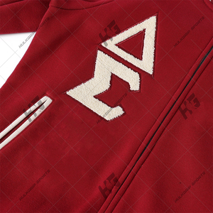Delta Personalizado |   Sigma |   Chaqueta Universitaria Theta, Color Granate y Crema, Chaqueta Universitaria Bordada con Letras Griegas de Chenilla, Ropa de Hermandad al por Mayor - Product Image 3