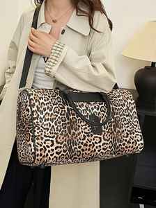 Custom logo Large Capacity Travel <b>Weekender</b> Tote <b>Bag</b> <b>with</b> <b>Shoe</b> <b>Compartment</b> Leather Duffle <b>Bag</b> - Product Image 2