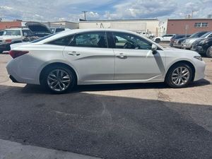 Toyota Avalon XLE AWD 2021 d'occasion, intérieur en cuir foncé, caméra de recul, taille des pneus R16, boîte de vitesses automatique, 4x4, essence - Product Image 6