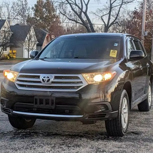 Voiture Toyota Highlander SE d'occasion 2013, essence, moteur 3.5L V6, transmission automatique, traction avant, transmission intégrale - Product Image 1